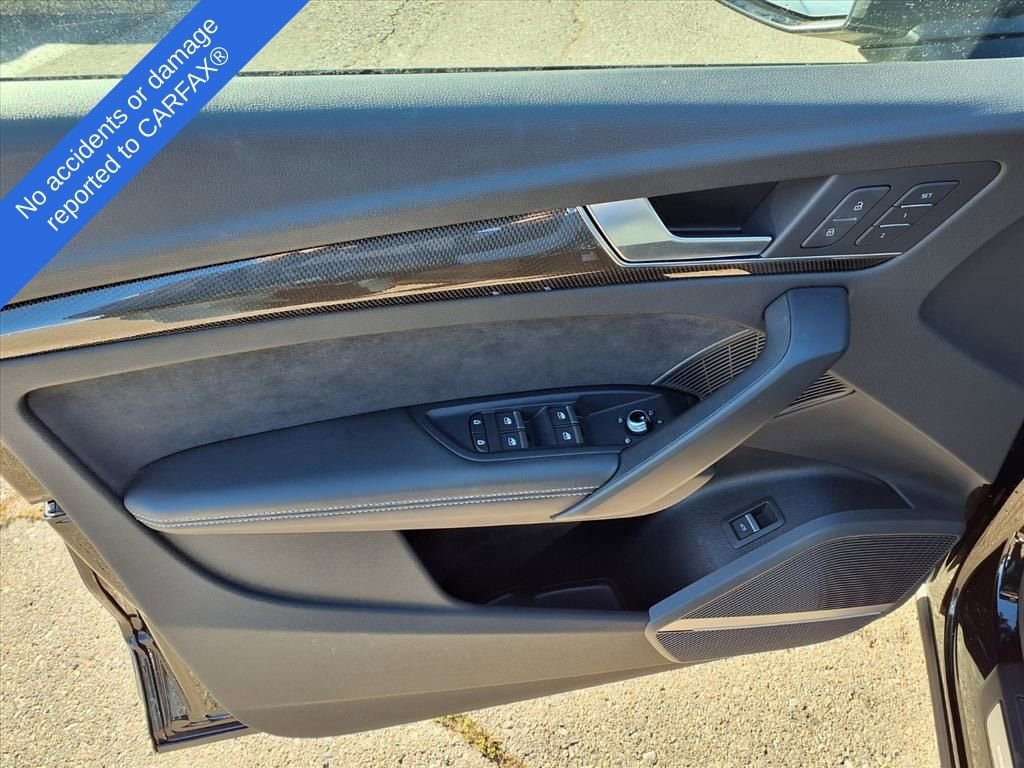 Thumbnail: 2022 Audi SQ5 - 14