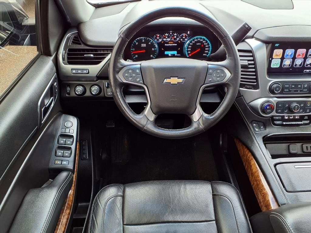 Thumbnail: 2017 Chevrolet Suburban - 14