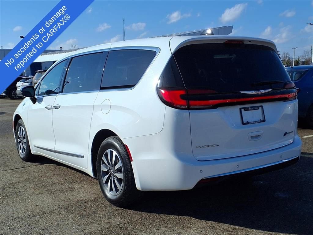 Thumbnail: 2023 Chrysler Pacifica - 8