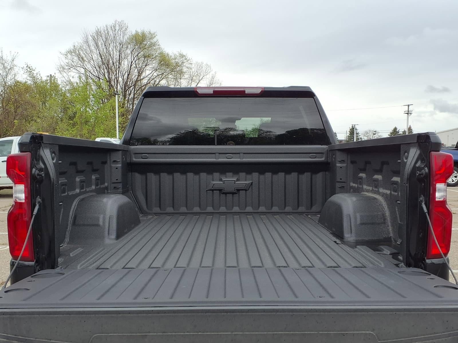 Thumbnail: 2026 Chevrolet Silverado 1500 - 8