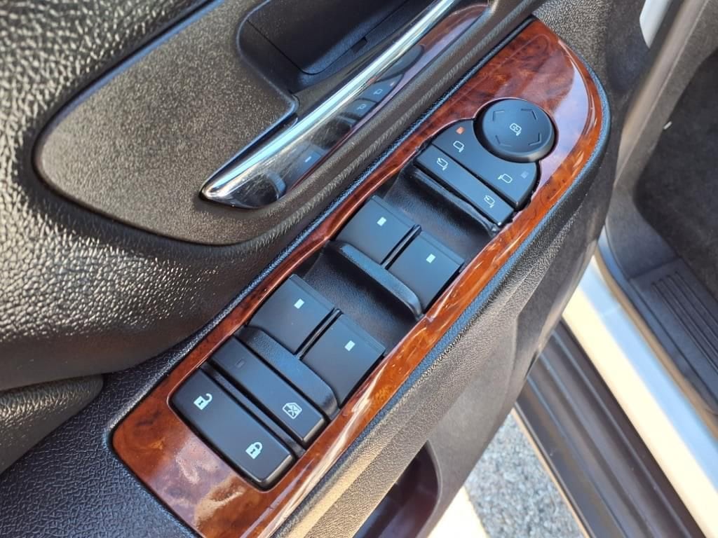 Thumbnail: 2013 Chevrolet Suburban - 14