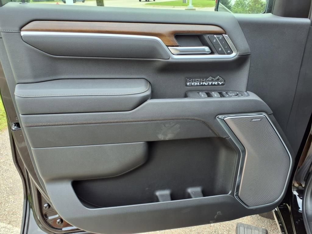 Thumbnail: 2025 Chevrolet Silverado 1500 - 12