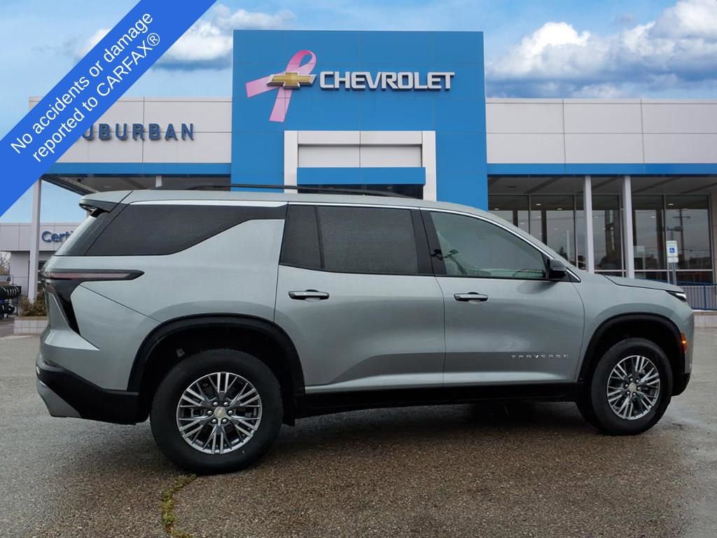 2025 Chevrolet Traverse photo 4