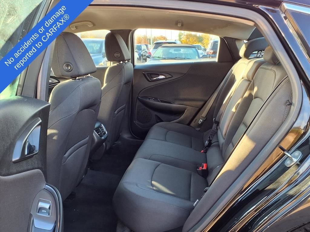 Thumbnail: 2016 Chevrolet Malibu - 11