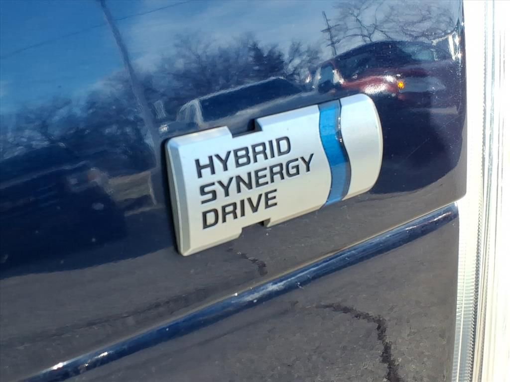 Thumbnail: 2013 Toyota Prius - 12