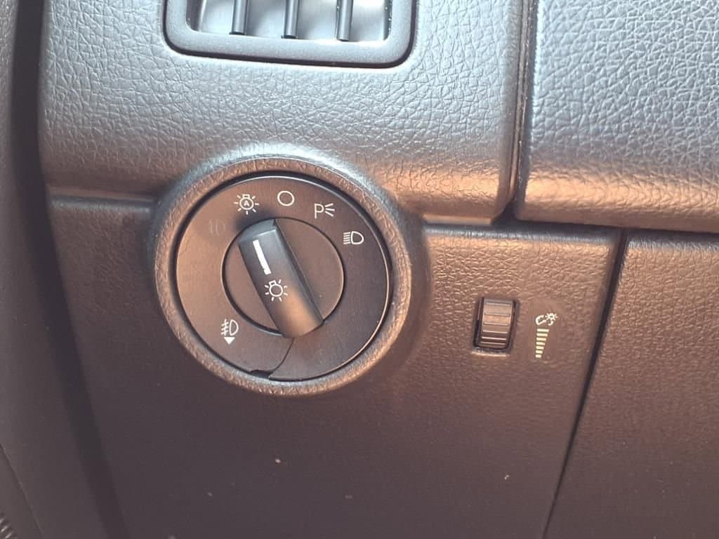 Thumbnail: 2010 Ford Edge - 28