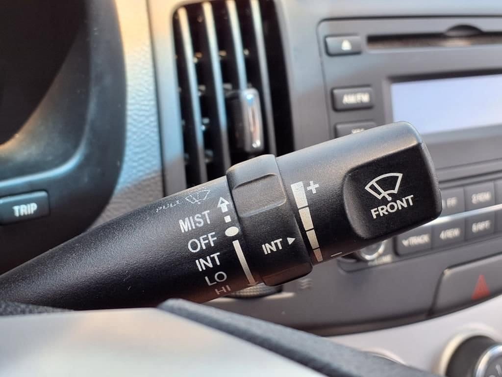 Thumbnail: 2010 Hyundai Elantra - 21