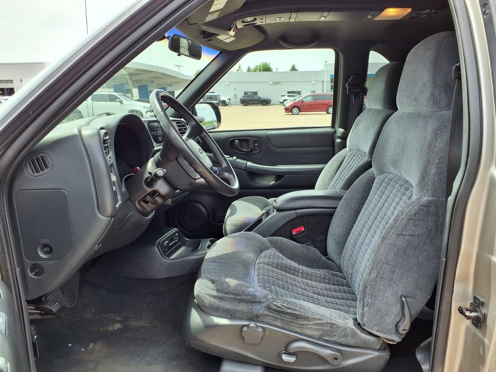 Thumbnail: 2000 Chevrolet Blazer - 16