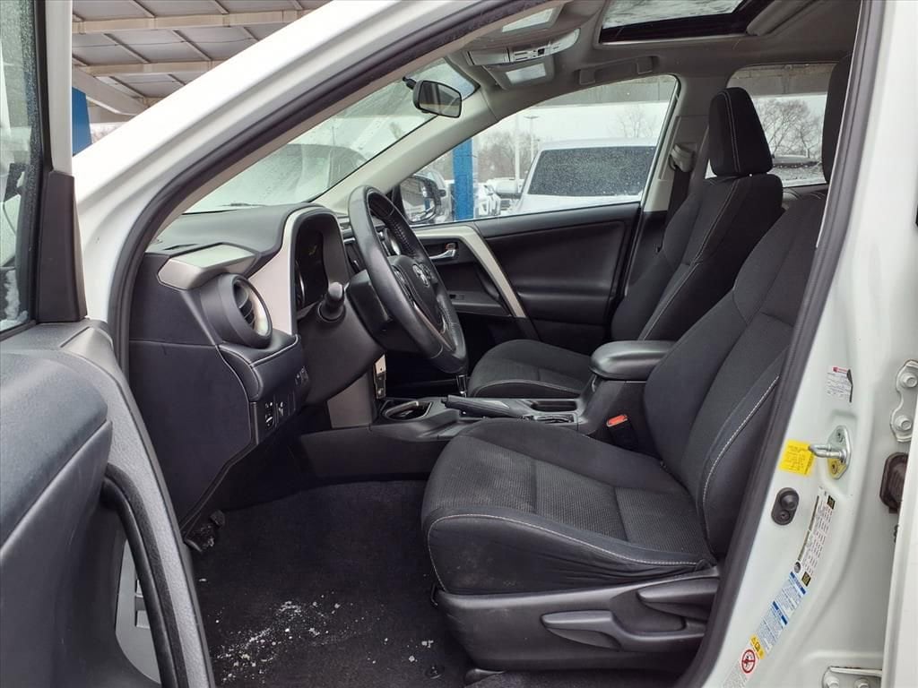 Thumbnail: 2016 Toyota RAV4 - 17