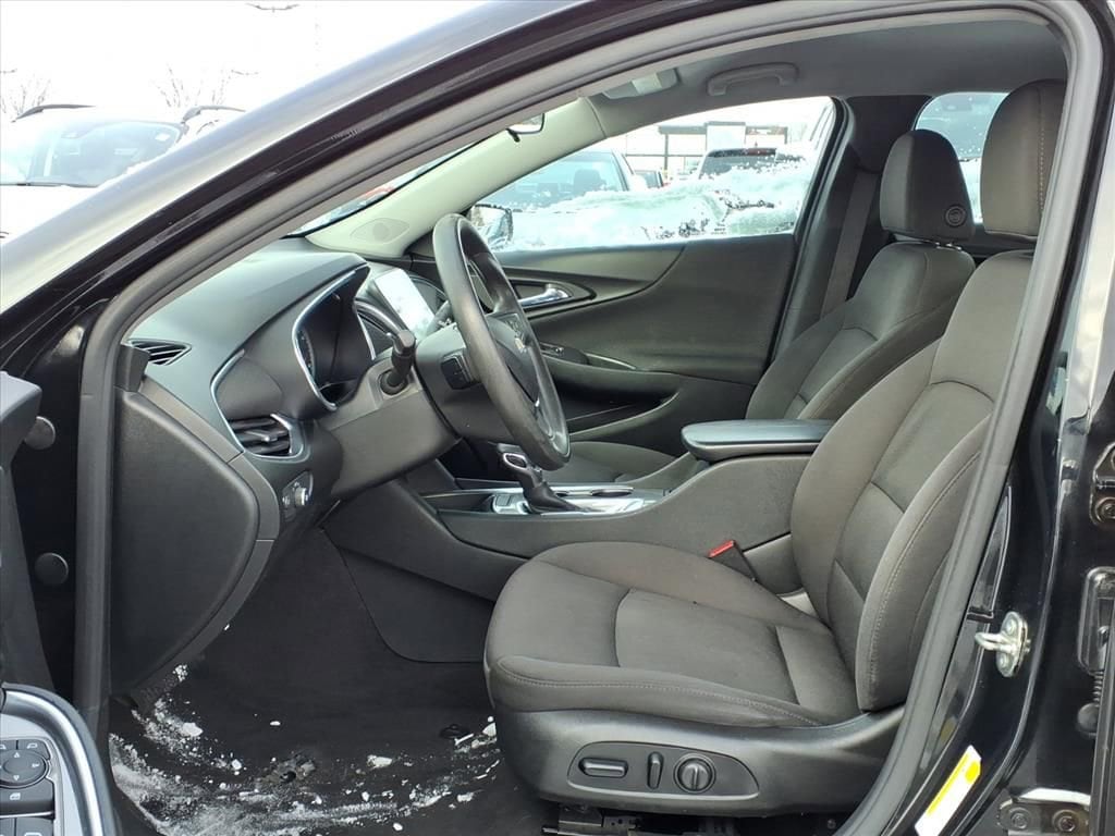 Thumbnail: 2021 Chevrolet Malibu - 15