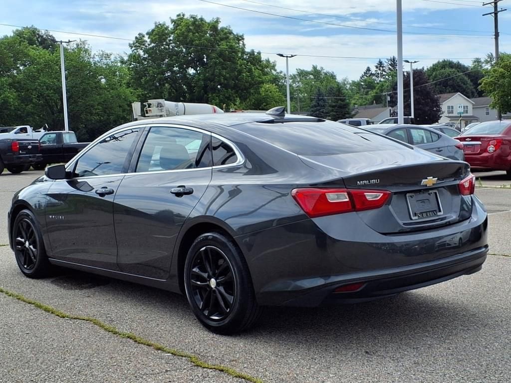 Thumbnail: 2016 Chevrolet Malibu - 7
