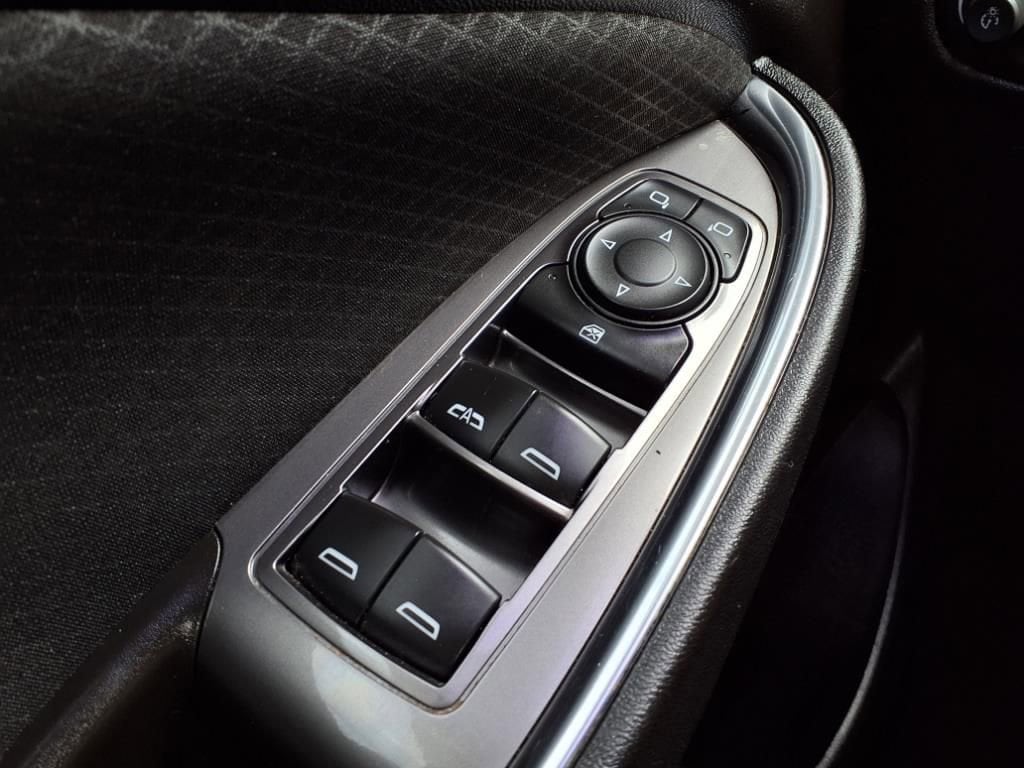 Thumbnail: 2016 Chevrolet Malibu - 28