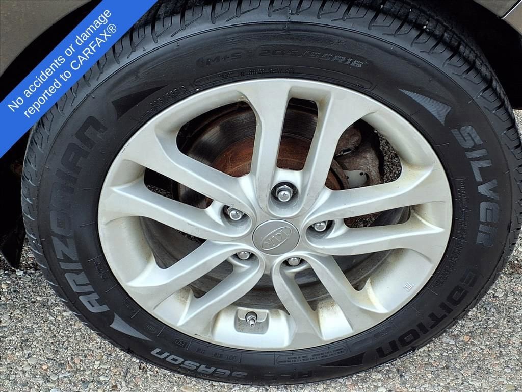 Thumbnail: 2011 Kia Forte - 10