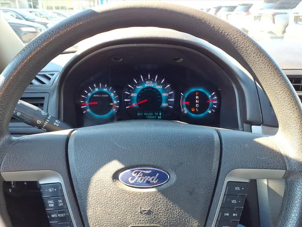 Thumbnail: 2011 Ford Fusion - 18