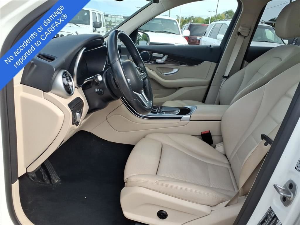 Thumbnail: 2022 Mercedes-Benz GLC - 12