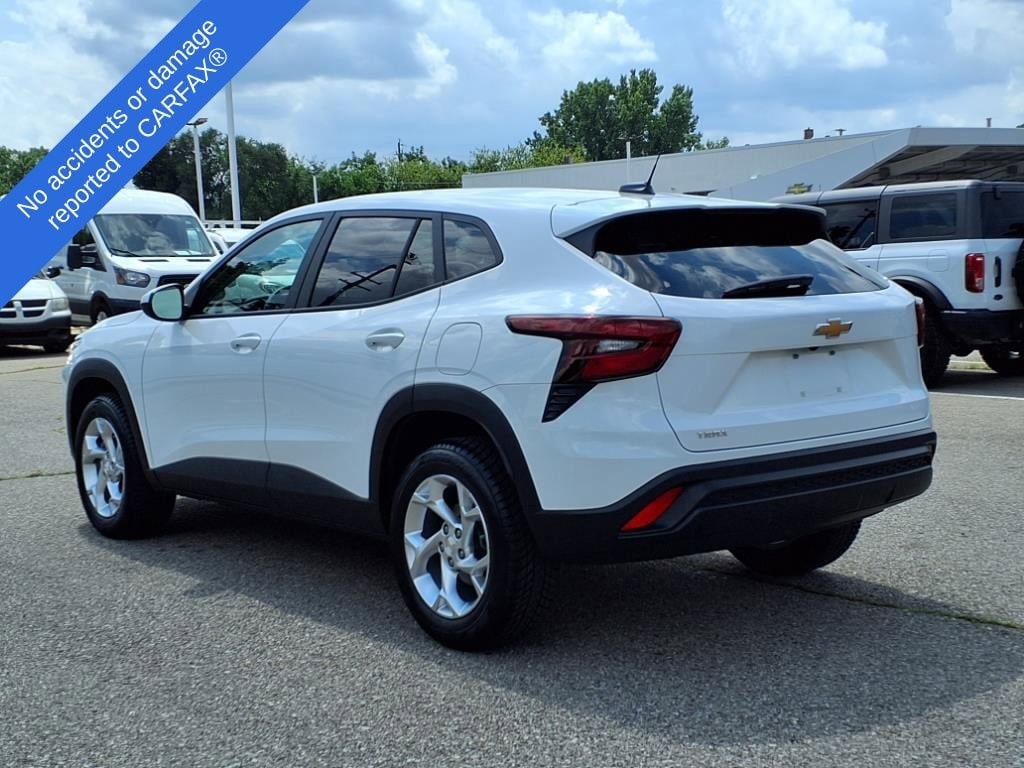 Thumbnail: 2024 Chevrolet Trax - 8