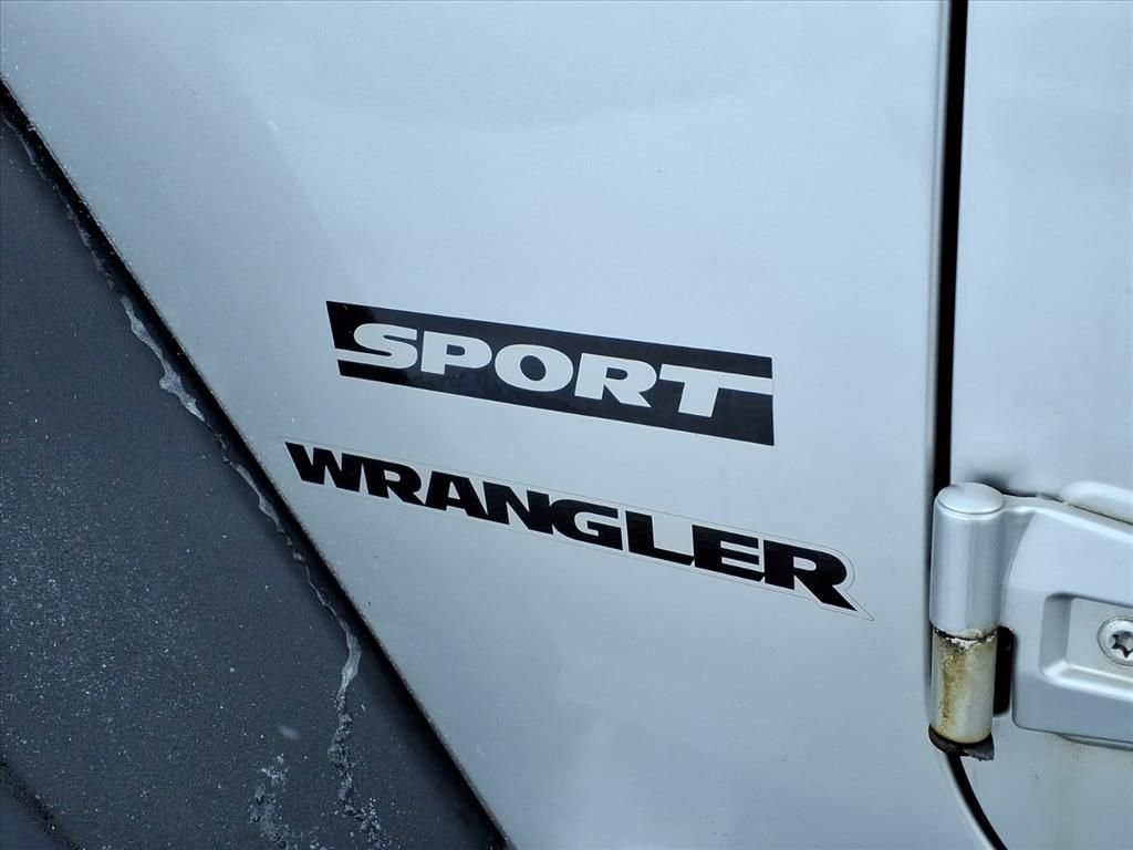 Thumbnail: 2010 Jeep Wrangler - 10