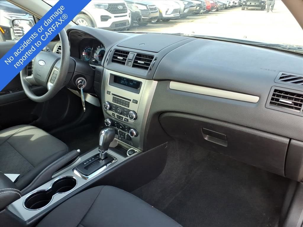 Thumbnail: 2011 Ford Fusion - 12
