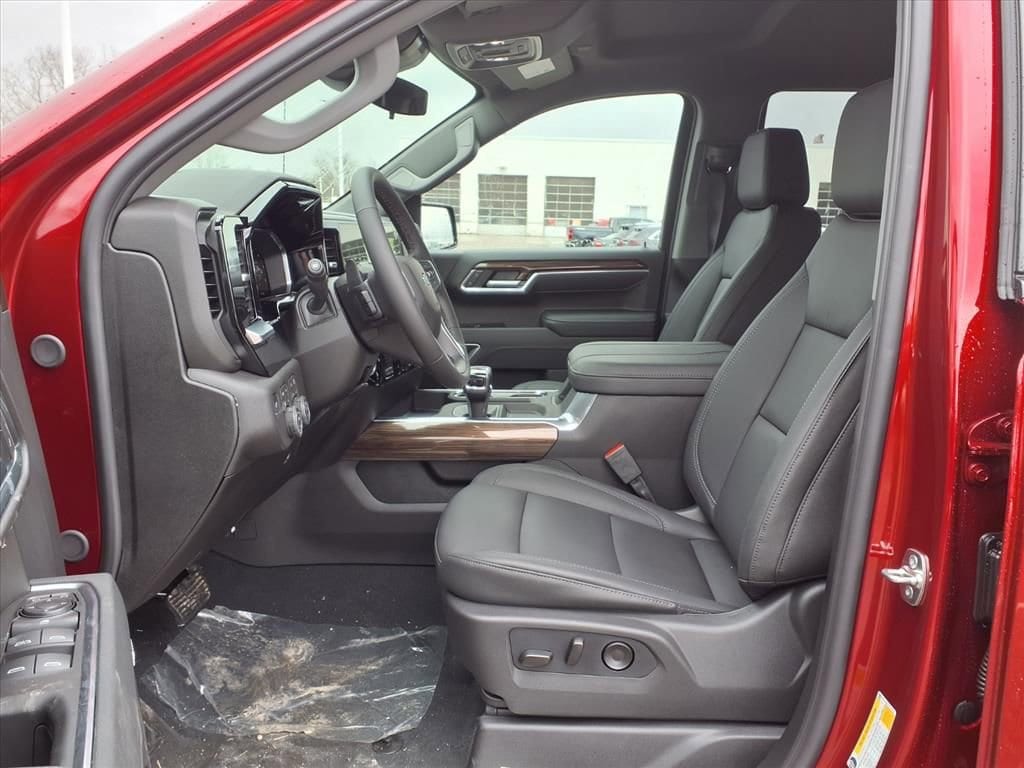 Thumbnail: 2026 Chevrolet Silverado 1500 - 12