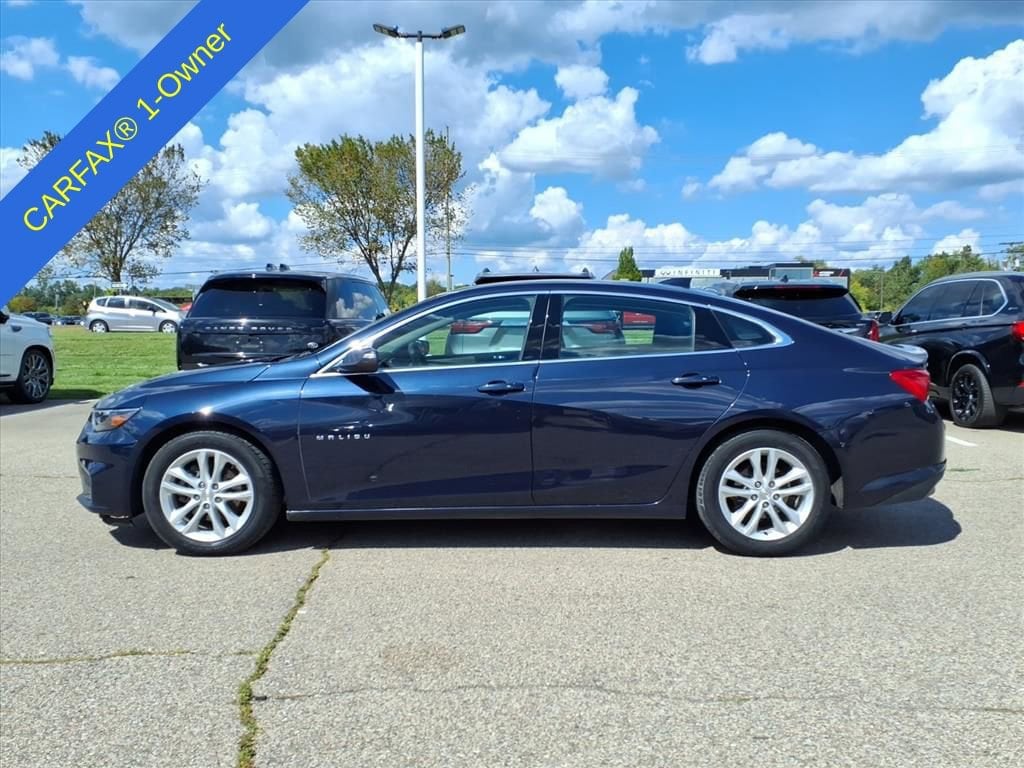 Thumbnail: 2016 Chevrolet Malibu - 8
