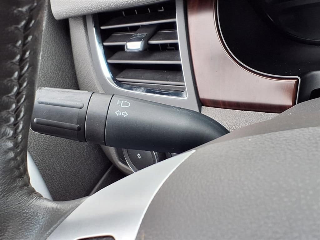 Thumbnail: 2012 Ford Edge - 21