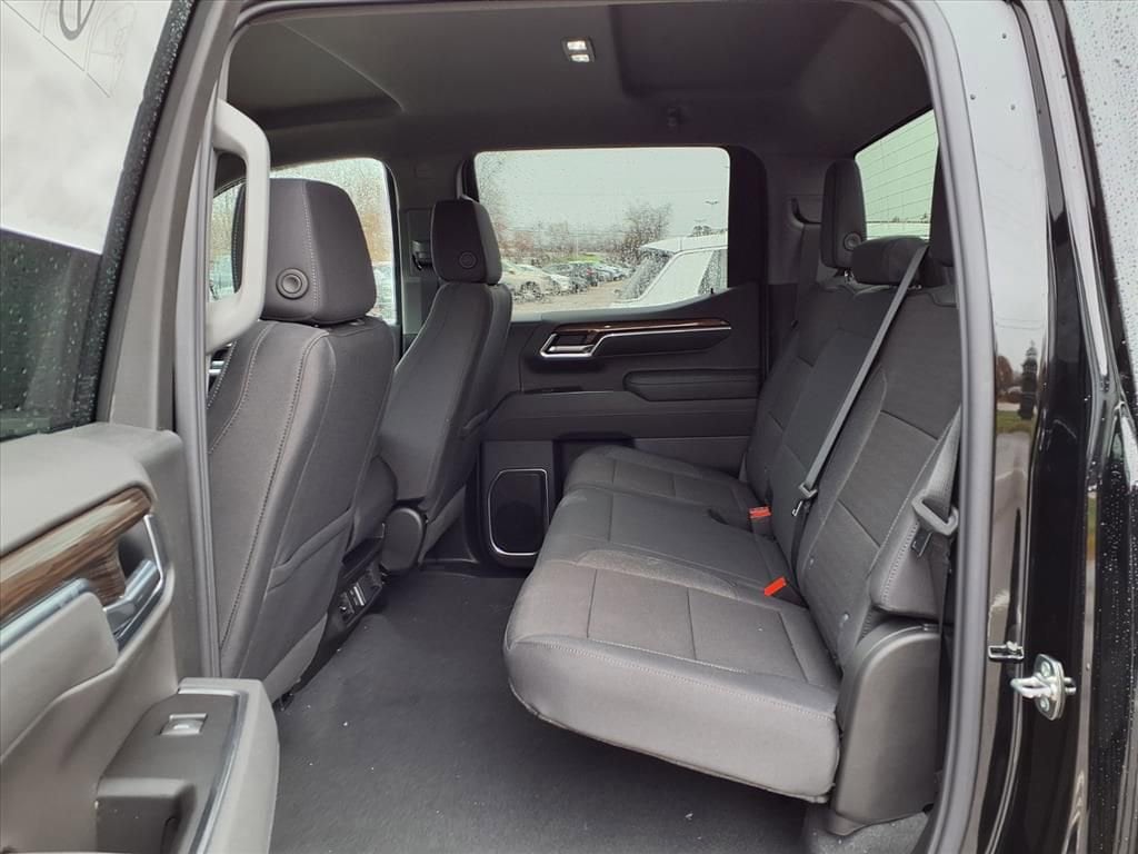 Thumbnail: 2026 Chevrolet Silverado 1500 - 9