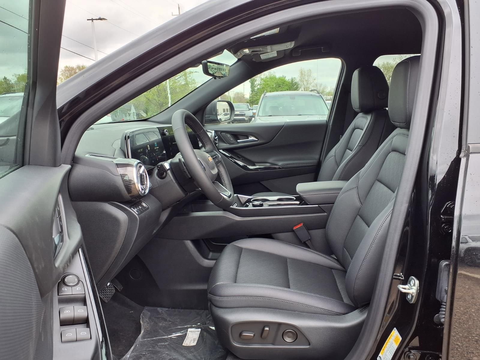 Thumbnail: 2026 Chevrolet Equinox - 13