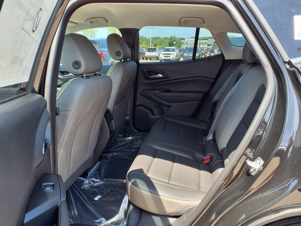 Thumbnail: 2025 Chevrolet Trax - 9