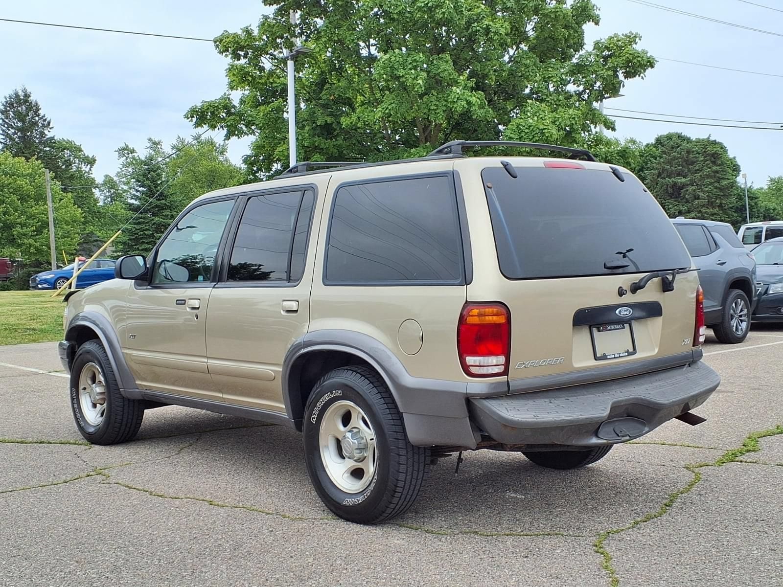 Thumbnail: 2001 Ford Explorer - 6