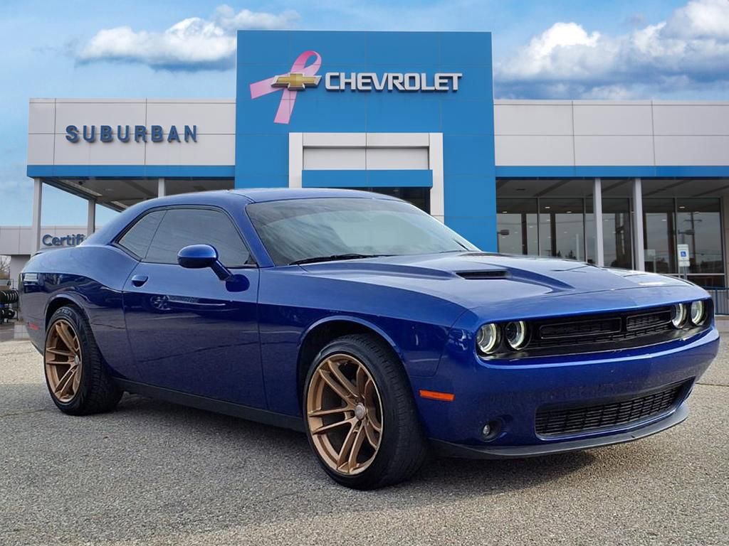 2020 Dodge Challenger SXT photo 3