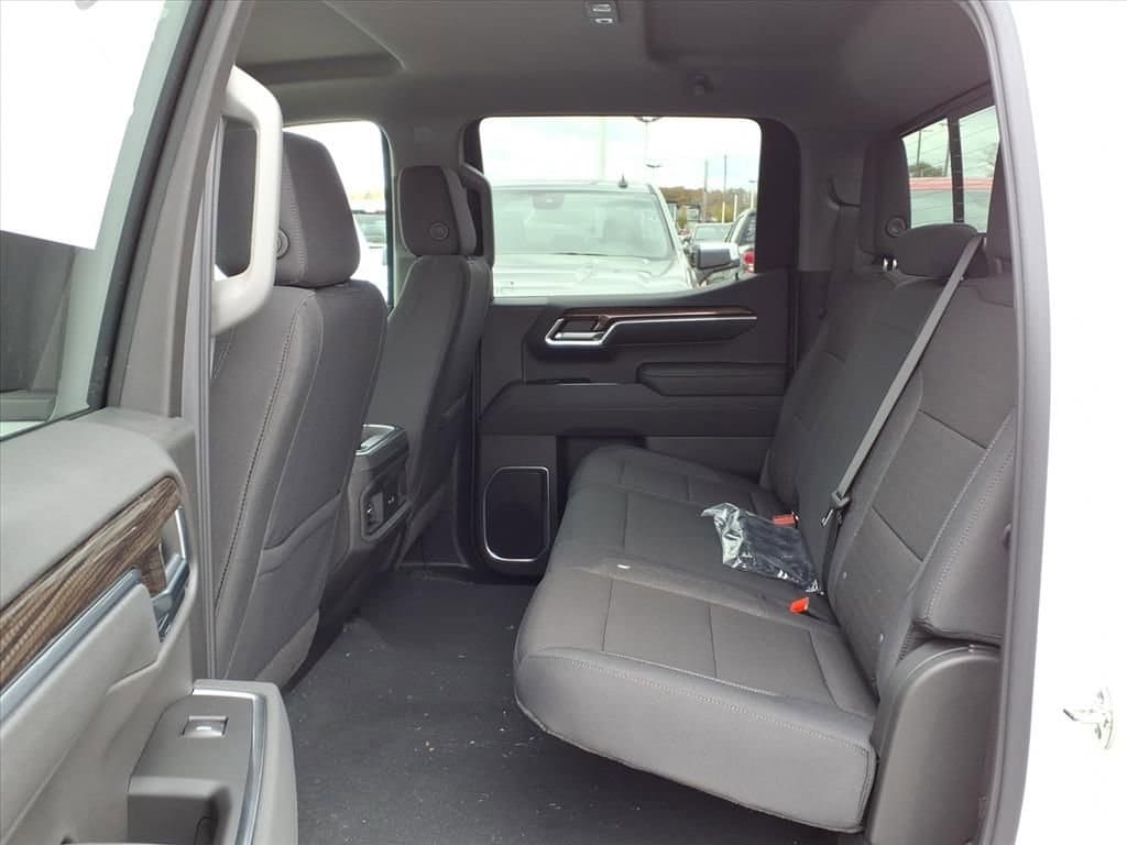 Thumbnail: 2026 Chevrolet Silverado 1500 - 10