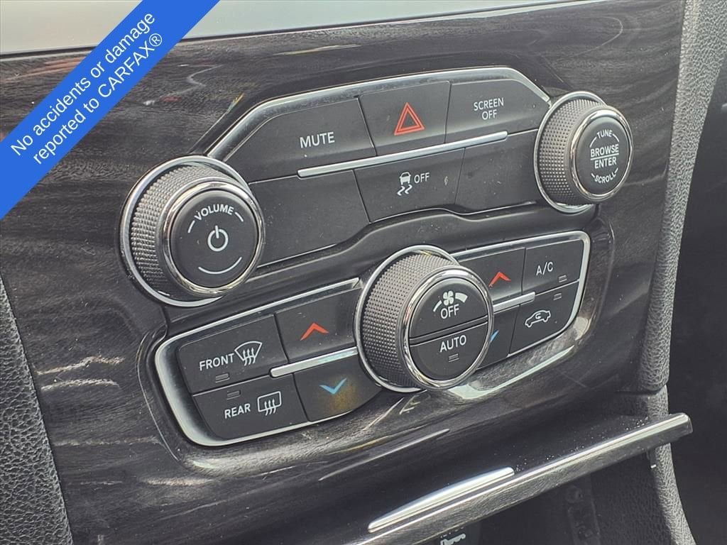 Thumbnail: 2017 Chrysler 300 - 23