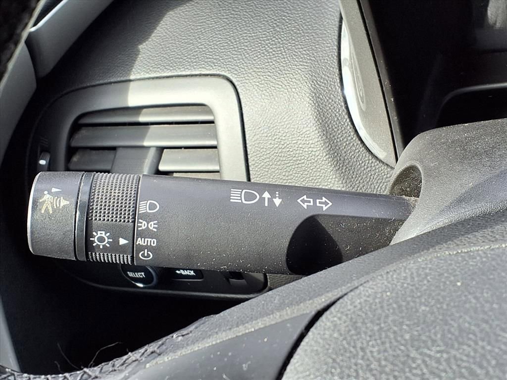 Thumbnail: 2014 Chevrolet Volt - 21