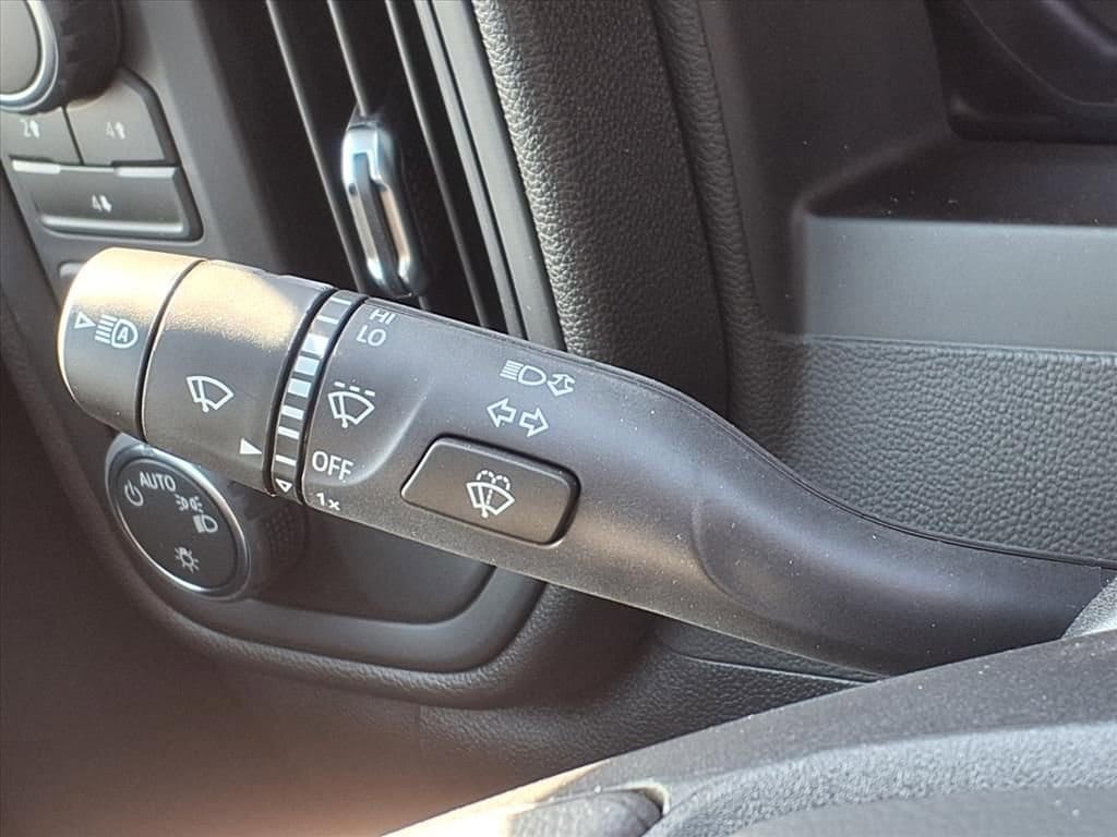 Thumbnail: 2026 Chevrolet Silverado 2500 - 18