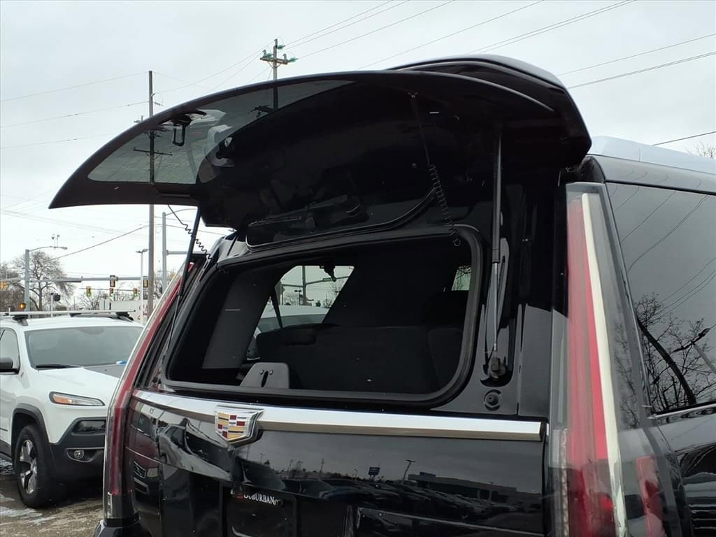 Thumbnail: 2017 Cadillac Escalade - 10