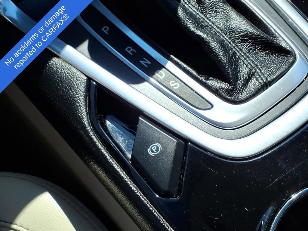 Thumbnail: 2017 Ford Edge - 24
