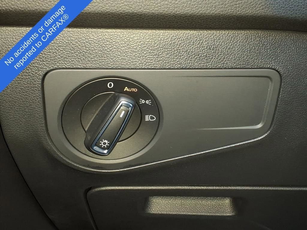 Thumbnail: 2022 Volkswagen Tiguan - 28