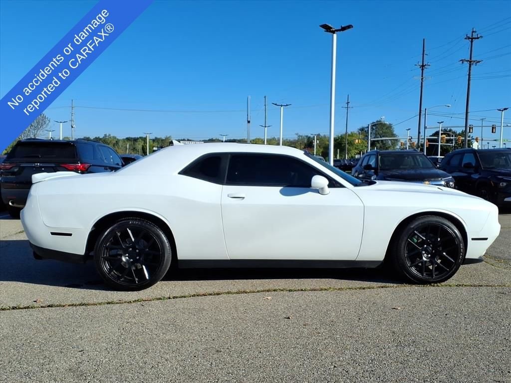 Thumbnail: 2016 Dodge Challenger - 4