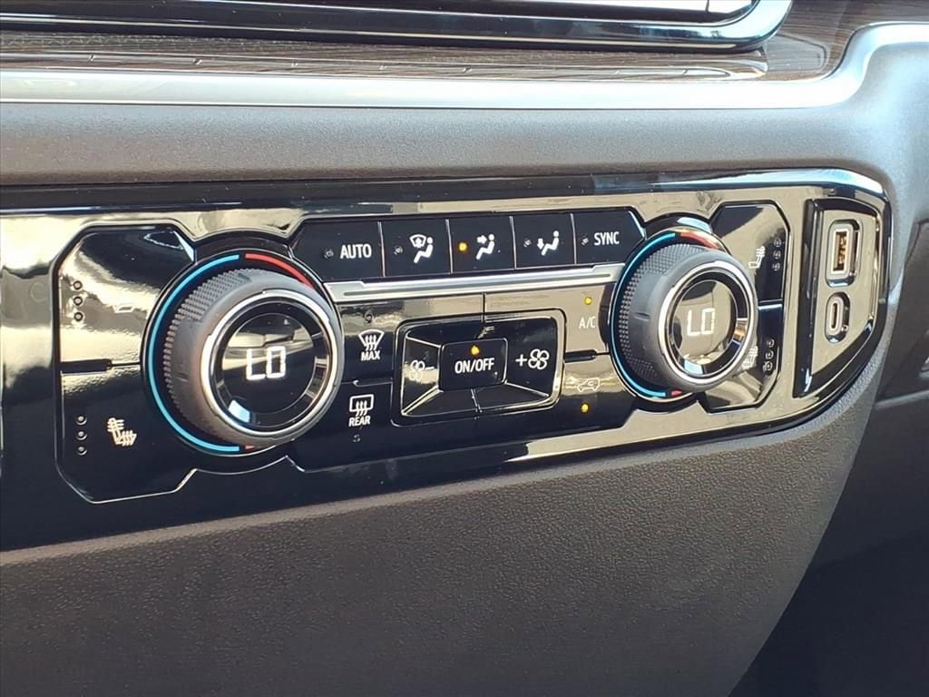 Thumbnail: 2026 Chevrolet Silverado 1500 - 20