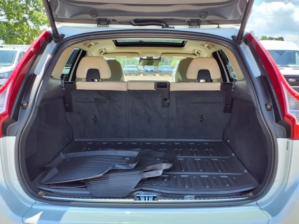 Thumbnail: 2017 Volvo XC60 - 10