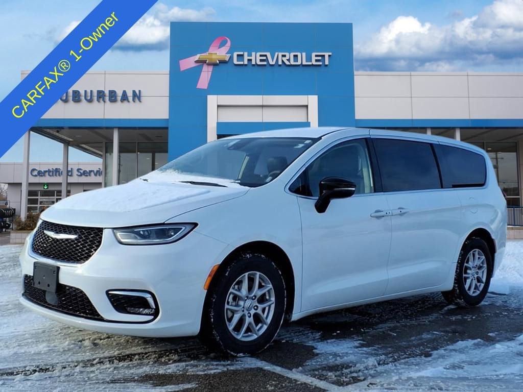 2024 Chrysler Pacifica Touring L's photo