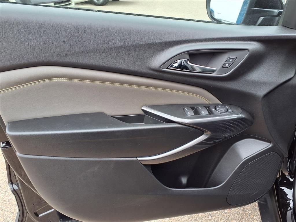 Thumbnail: 2026 Chevrolet Trax - 12