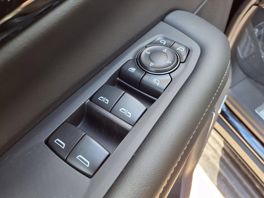 Thumbnail: 2026 Chevrolet Tahoe - 12