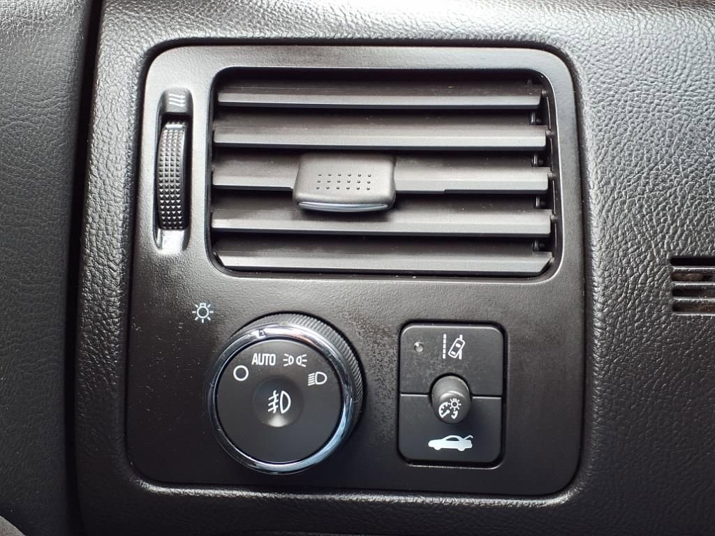 Thumbnail: 2009 Buick Lucerne - 25