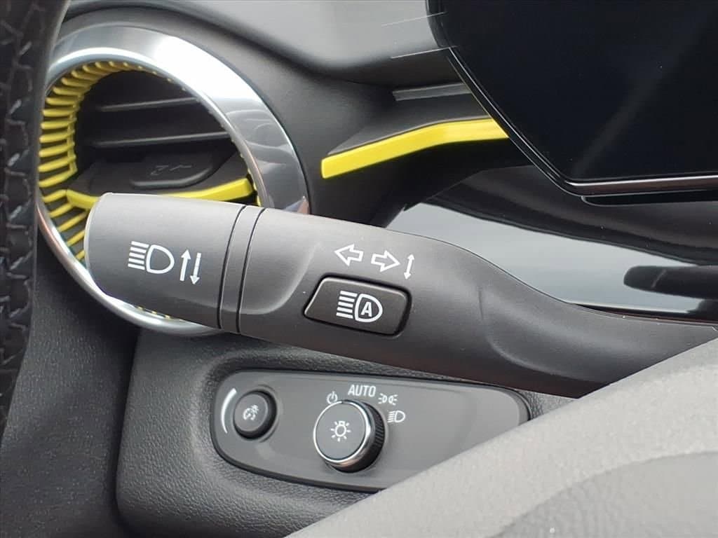 Thumbnail: 2025 Chevrolet Trax - 16