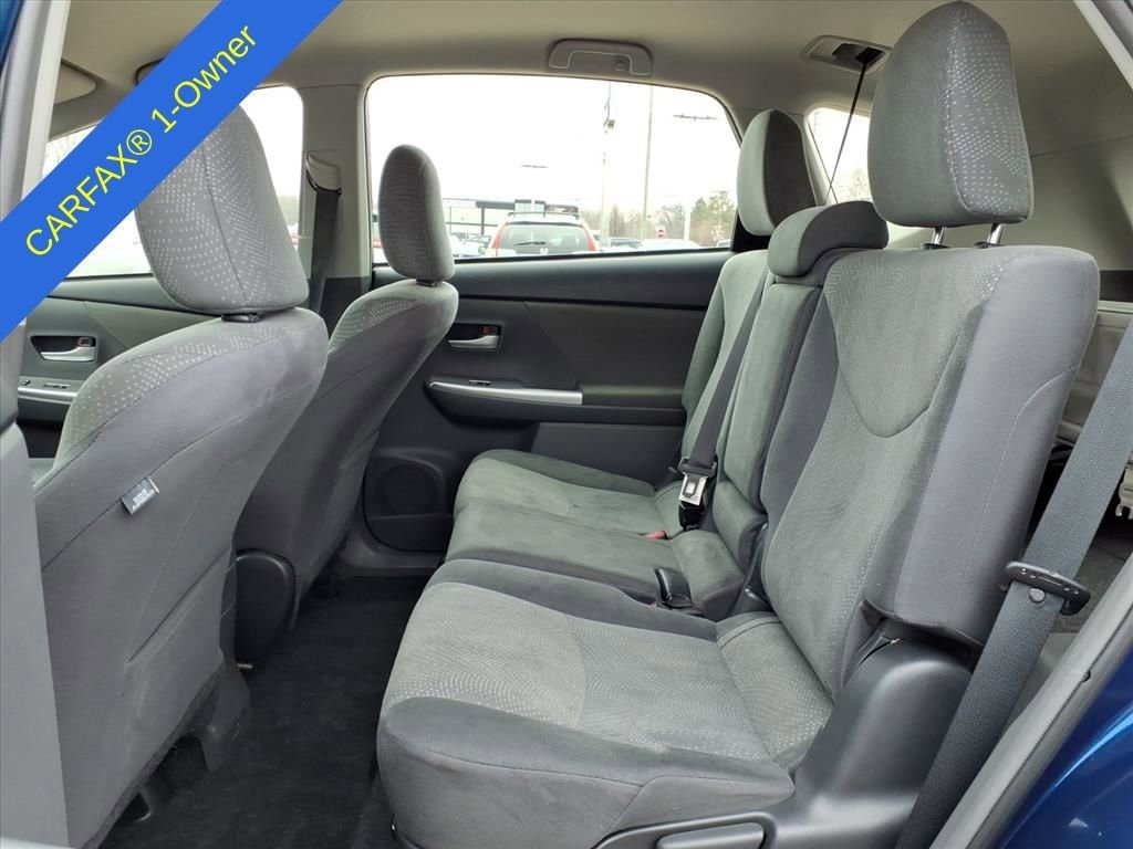 Thumbnail: 2014 Toyota Prius v - 13