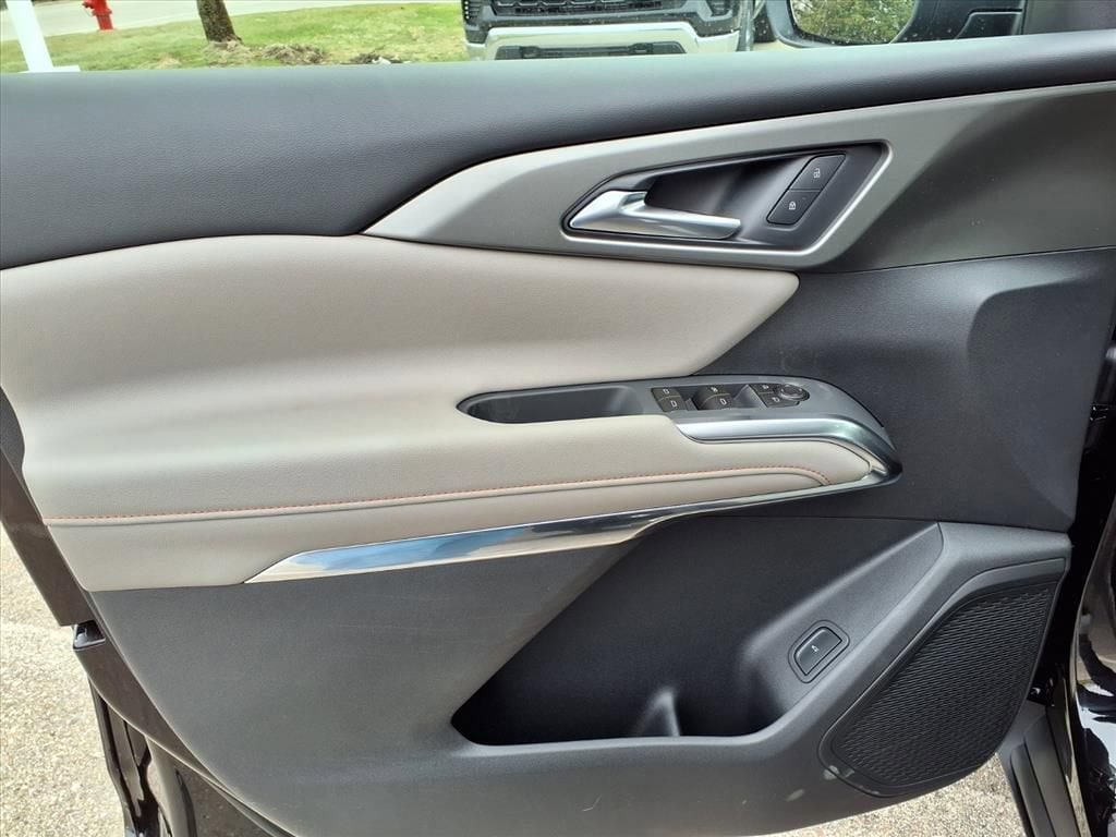 Thumbnail: 2026 Chevrolet Traverse - 11