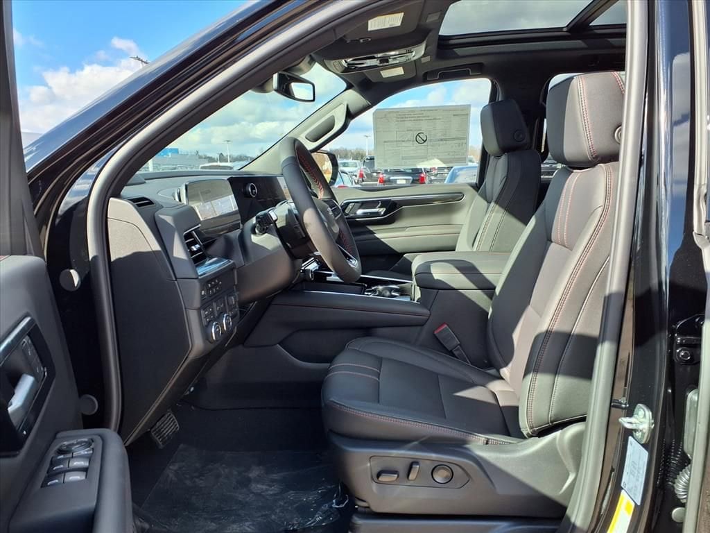 Thumbnail: 2026 Chevrolet Suburban - 9