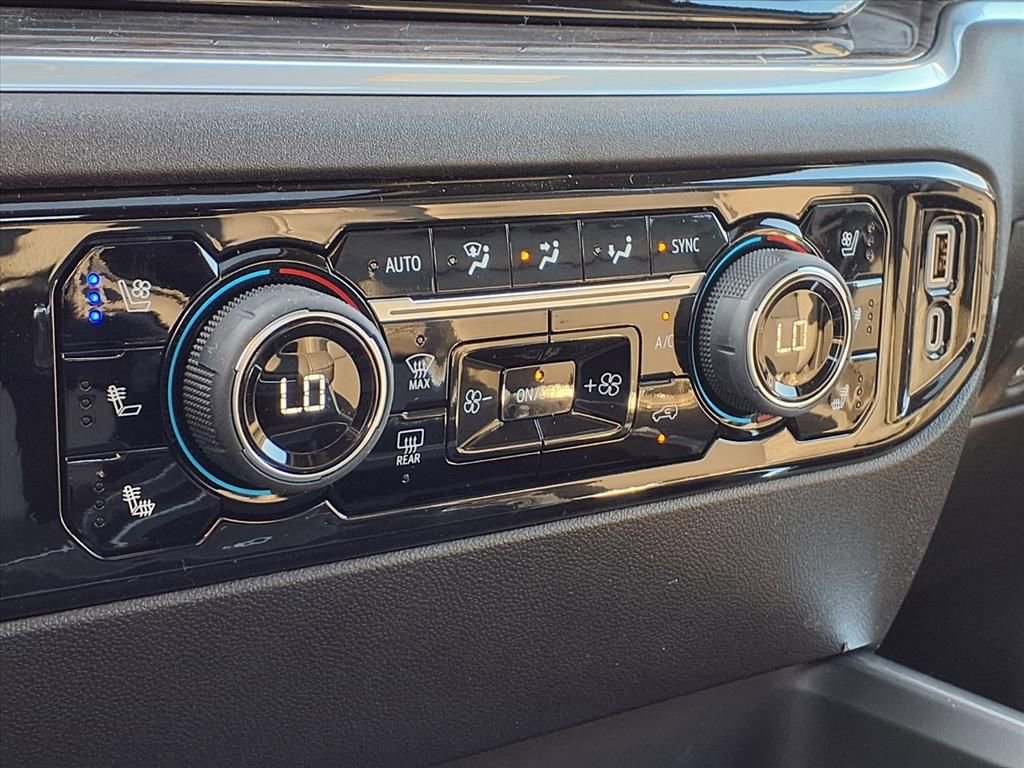 Thumbnail: 2026 Chevrolet Silverado 2500 - 21