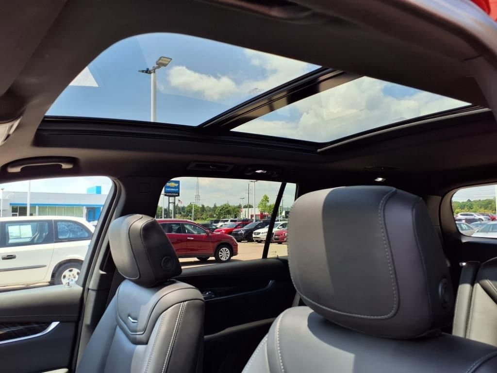 Thumbnail: 2023 Cadillac XT6 - 18